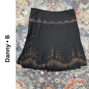 🛍️3/$40 Danny B  Black Fit and Flare Skirt with nude Floral Accent Lined Large